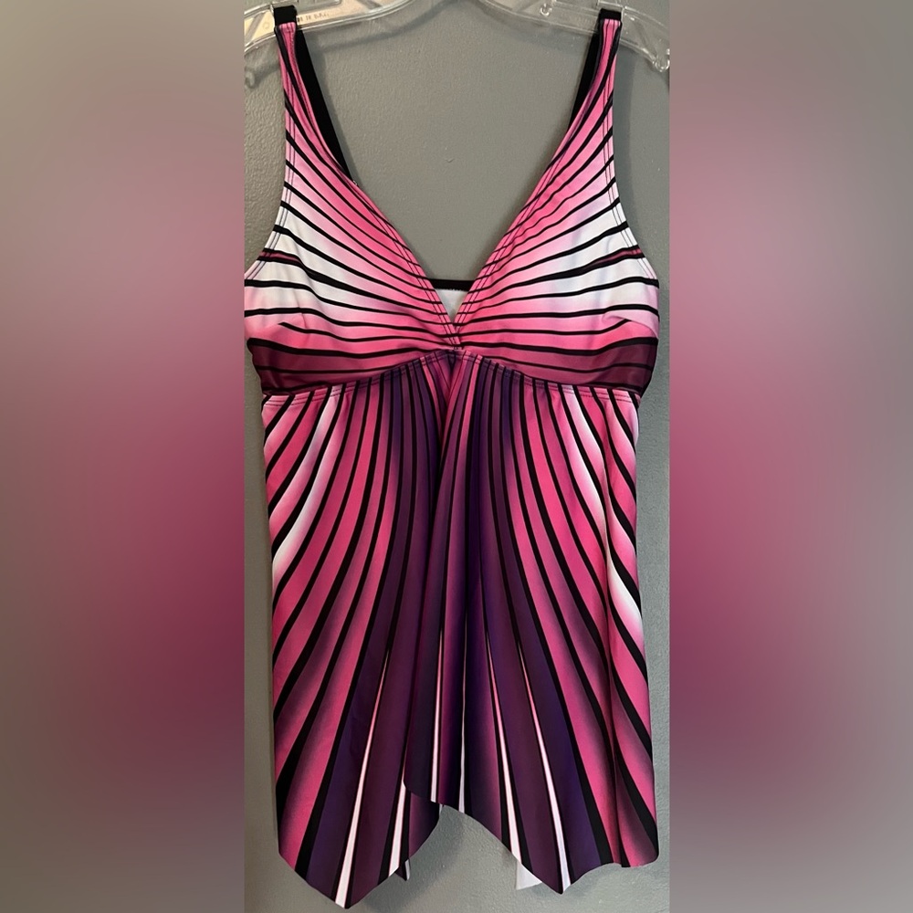NWOT 2- Piece Vibrant Striped Tankini
